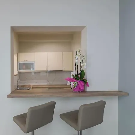 Apartment Renovated Panorama Loft: Terrace Gem *